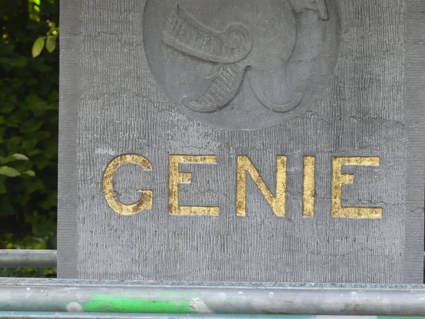 Genie monument