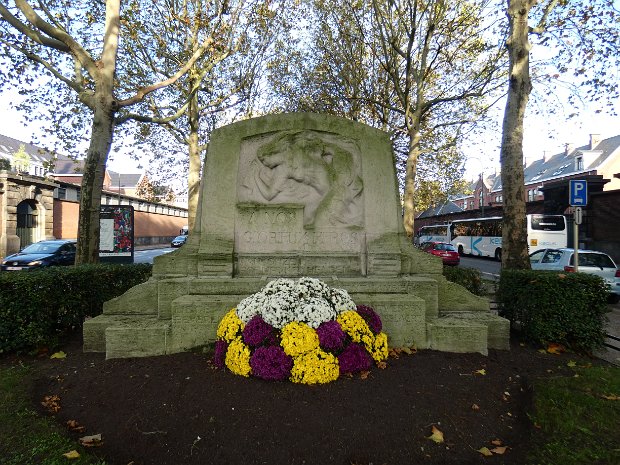 Monument gesneuvelden 2de Regiment Lansiers